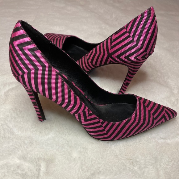 NWOT Paper Fox Chevron Heels Pink Black Size 10 - Picture 1 of 6